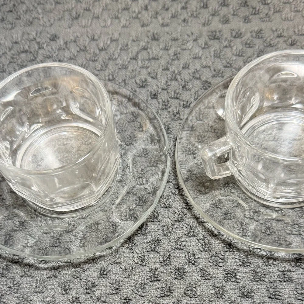 VINTAGE ARCOROC FRENCH RETRO 1970’sTHUMBPRINT PATTERN DEMITASSE CUP & SAUCER SET